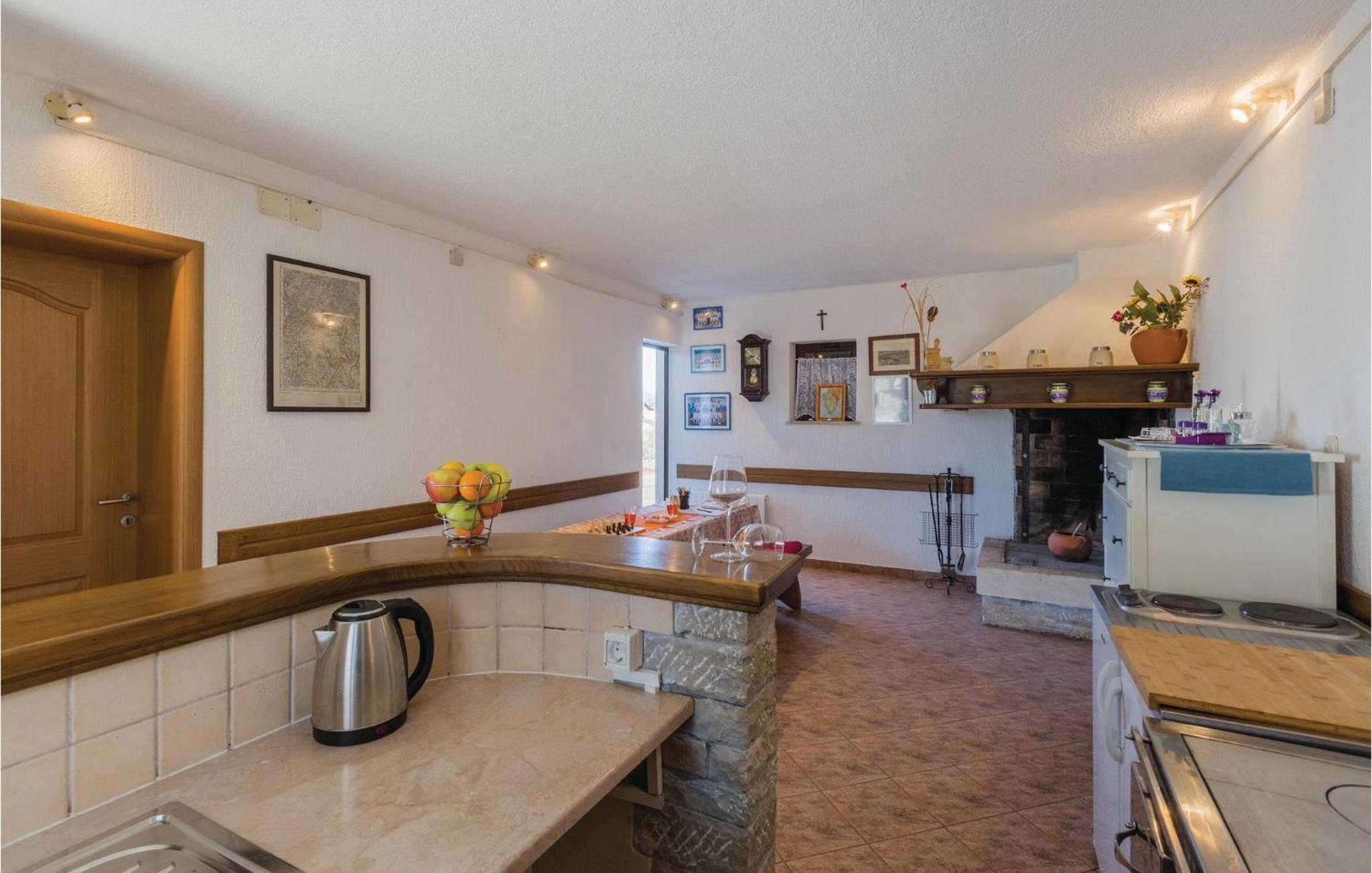 Amazing Apartment In Pazin With Wifi Katun Lindarski Eksteriør bilde