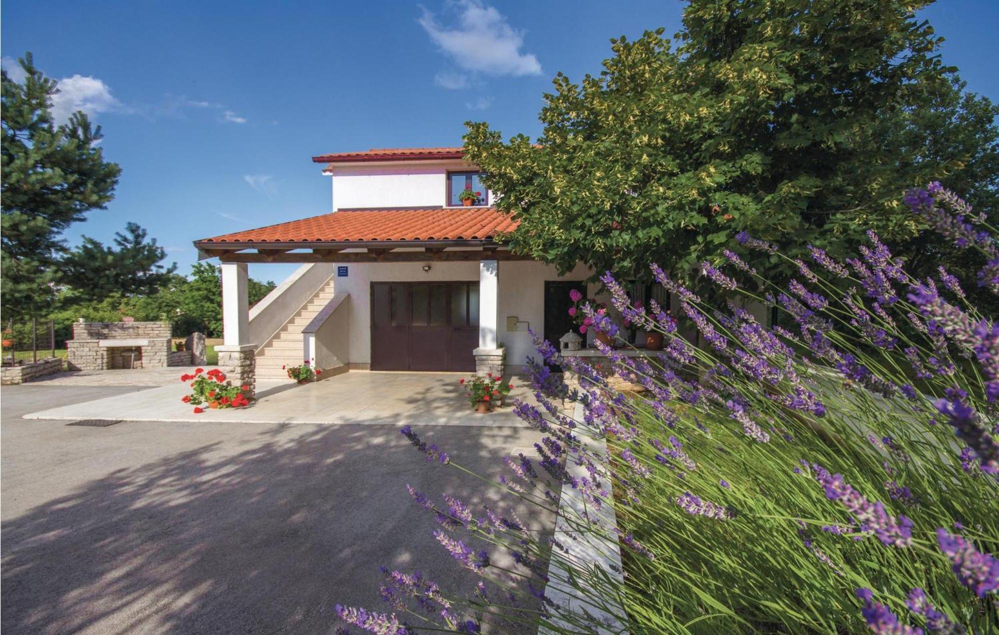 Amazing Apartment In Pazin With Wifi Katun Lindarski Eksteriør bilde